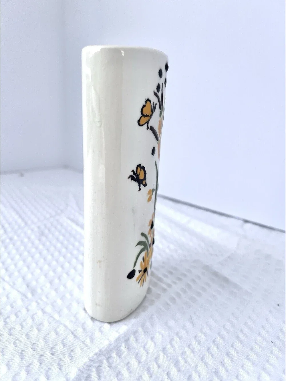 1990’s CERAMIC Hand Painted Bud Vase Oval Daisy Flowers Butterfly 5.75 In